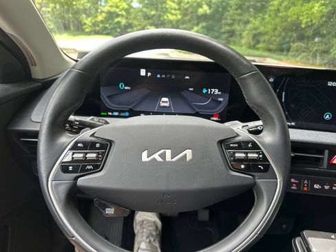 Used 2024 Kia EV6 Light AWD/4WD image 7
