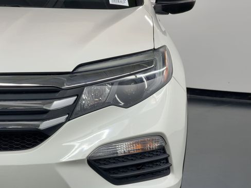 Certified 2017 Honda Pilot LX image 11