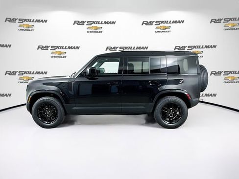 Used 2025 Land Rover Defender 110 S AWD/4WD image 4