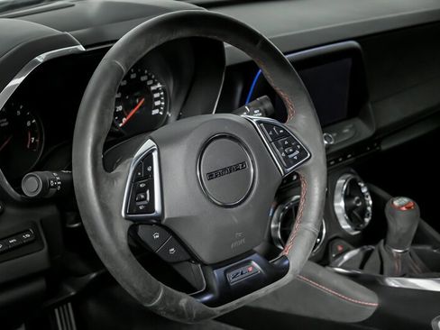 Used 2018 Chevrolet Camaro ZL1 image 23