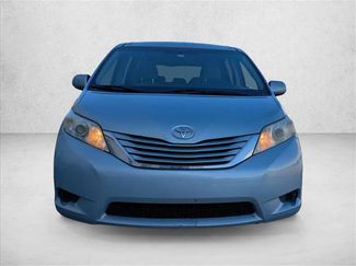 Used 2015 Toyota Sienna LE video 2