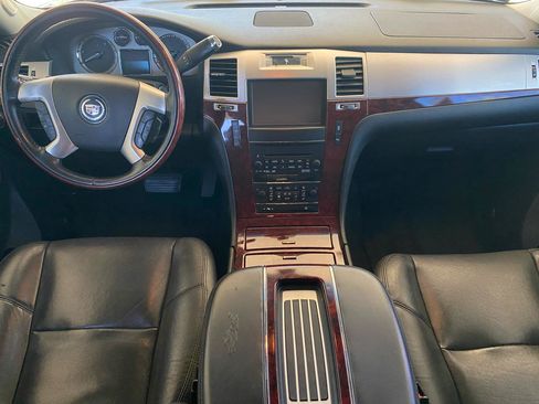Used 2013 Cadillac Escalade Premium AWD/4WD image 23
