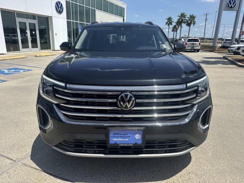 Used 2024 Volkswagen Atlas SE AWD/4WD image 2