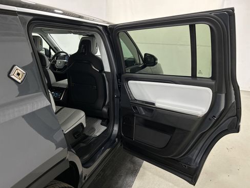 Used 2024 Rivian R1S Adventure image 19
