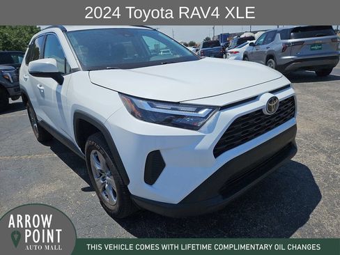 Used 2024 Toyota RAV4 XLE FWD image 2