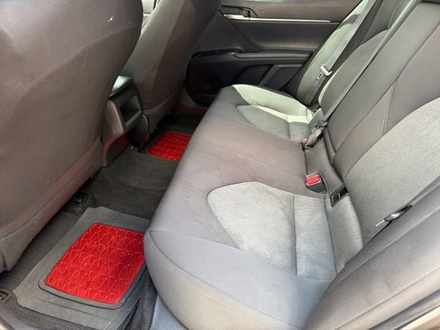 Used 2019 Toyota Camry LE FWD image 18