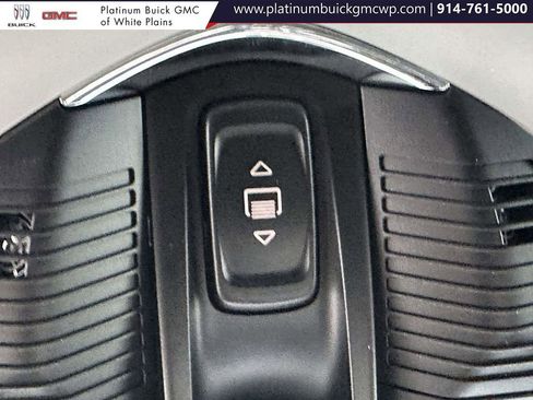 Used 2023 Porsche Macan image 33