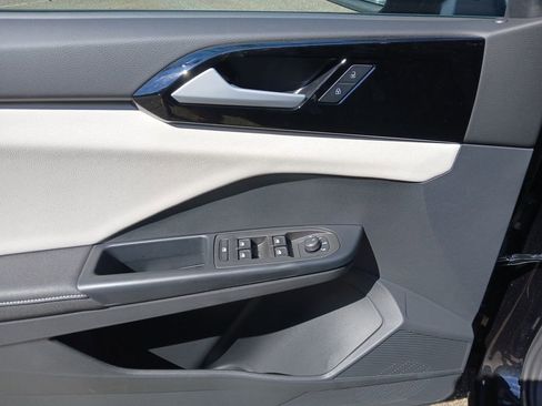 New 2025 Volkswagen Taos S image 11