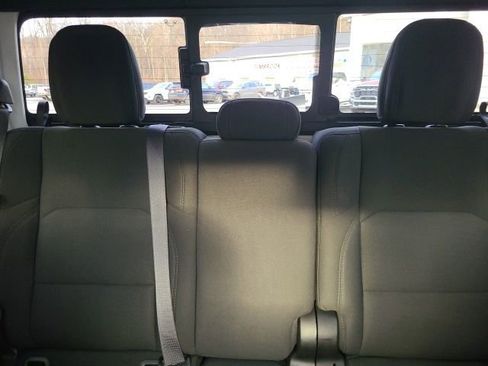 Used 2021 Jeep Gladiator Willys image 16