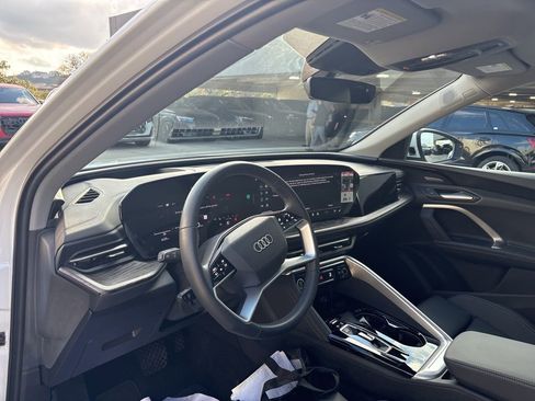 Used 2025 Audi Q5 Premium Plus w/ Premium Plus image 12