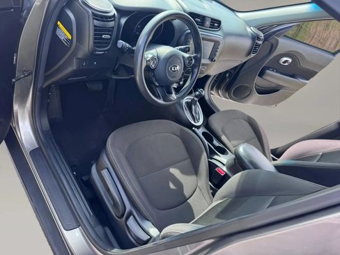 Used 2018 Kia Soul w/ Convenience Package FWD image 12