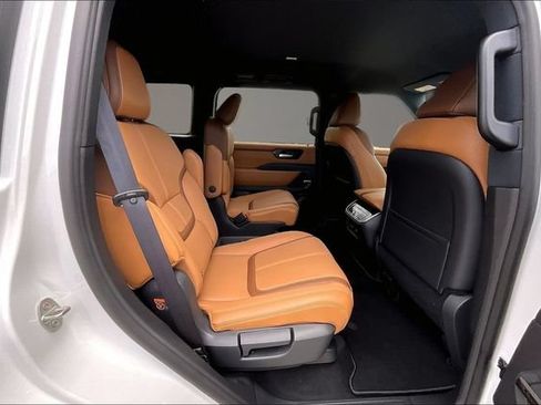 New 2026 Nissan Armada SL w/ Captain's Chari Seat Package AWD/4WD image 10