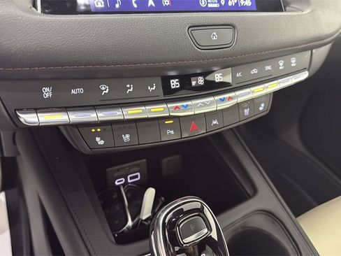 Used 2023 Cadillac XT4 Sport image 21