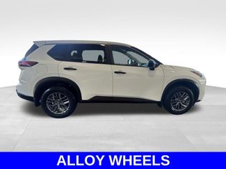 Used 2024 Nissan Rogue S AWD/4WD video 3