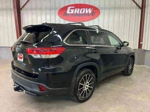 Used 2018 Toyota Highlander SE image 10