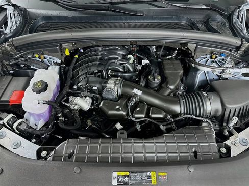 New 2025 Jeep Grand Cherokee Overland w/ Adv Protech Group III AWD/4WD image 18