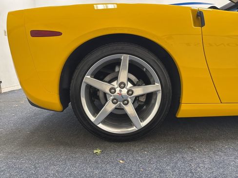 Used 2005 Chevrolet Corvette Convertible w/ Preferred Equipment Group RWD image 25
