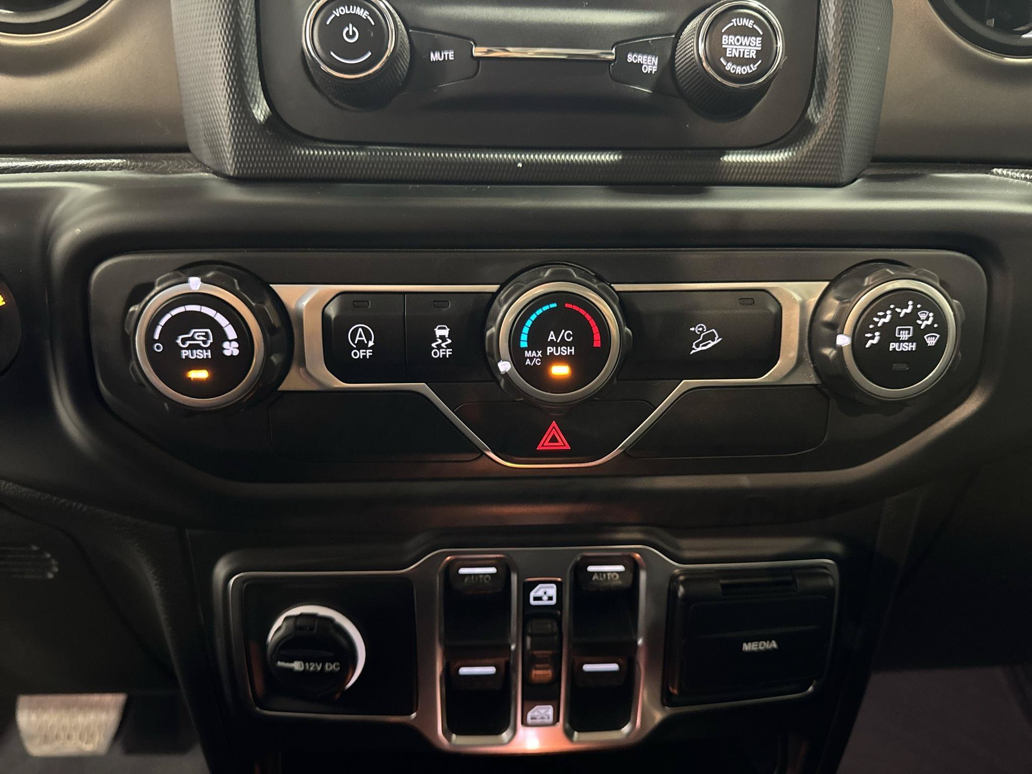 Used 2019 Jeep Wrangler Unlimited Sport S AWD/4WD image 16