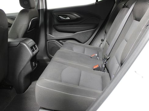 Used 2023 GMC Terrain SLE w/ Driver Convenience Package image 32