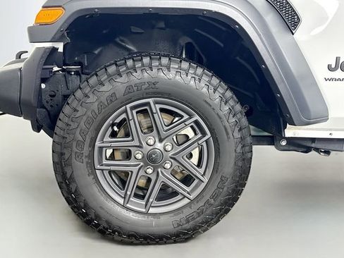 Used 2025 Jeep Wrangler Sport S image 34