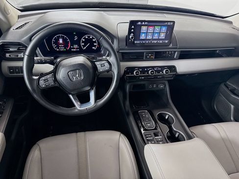 Used 2025 Honda Pilot Touring image 23