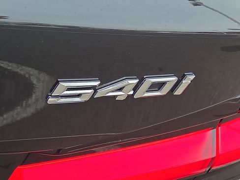 Used 2022 BMW 540i xDrive 540i xDrive w/ M Sport Package image 34