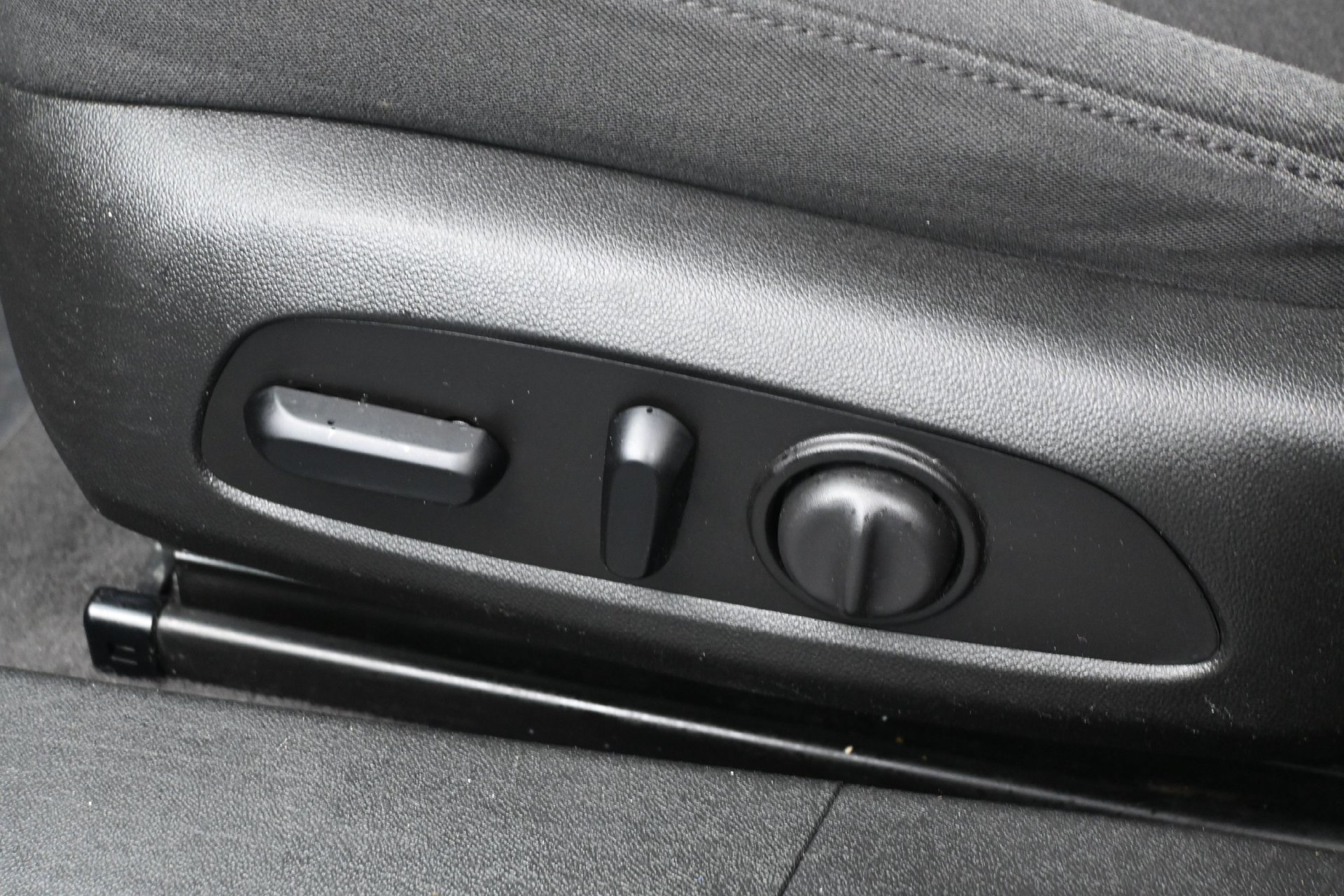 Used 2021 Chevrolet Malibu LT FWD image 19