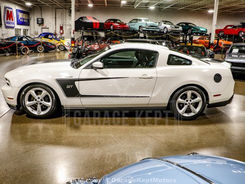 Used 2010 Ford Mustang GT RWD image 5