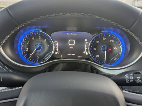 New 2026 Chrysler Pacifica Select image 13