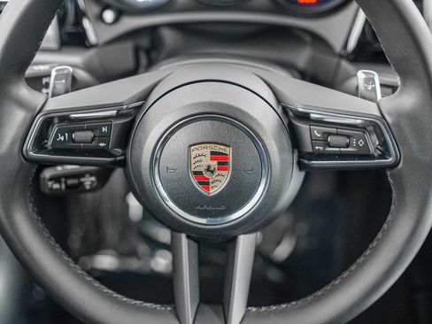 Certified 2026 Porsche Macan AWD/4WD image 17