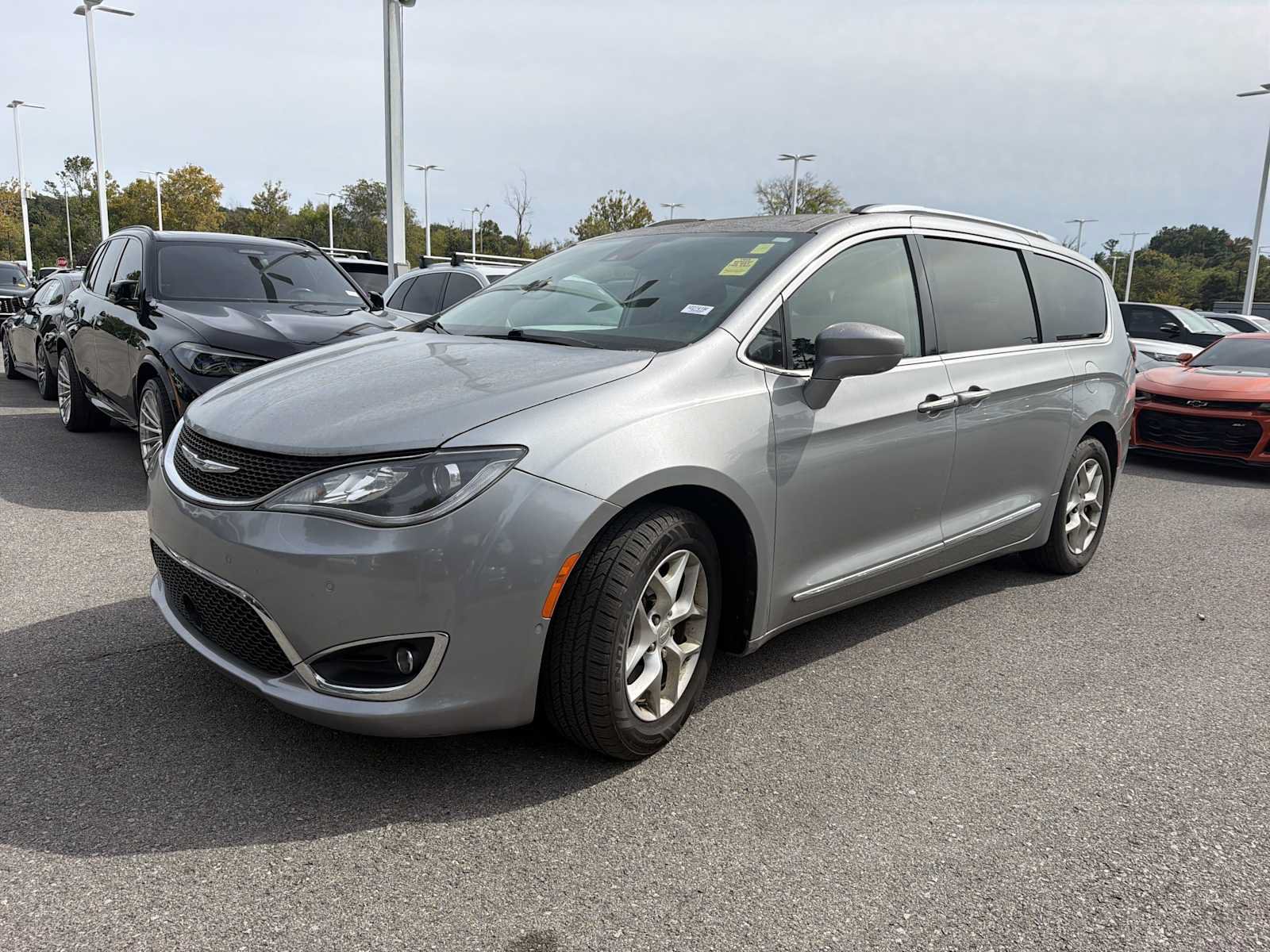 Used 2018 Chrysler Pacifica Touring-L Plus w/ Advanced Safetytec Group FWD image 3