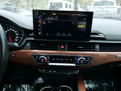 Used 2022 Audi A4 2.0T Premium image 22