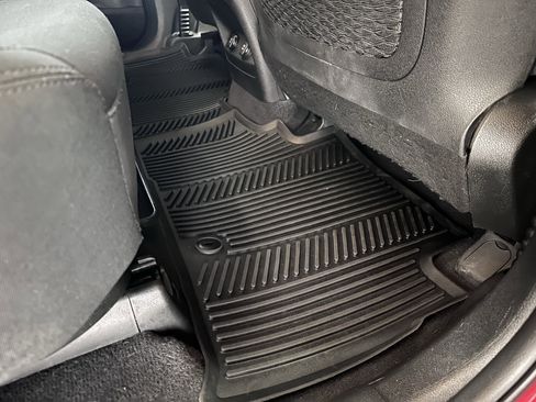 Used 2019 Kia Sorento LX image 33