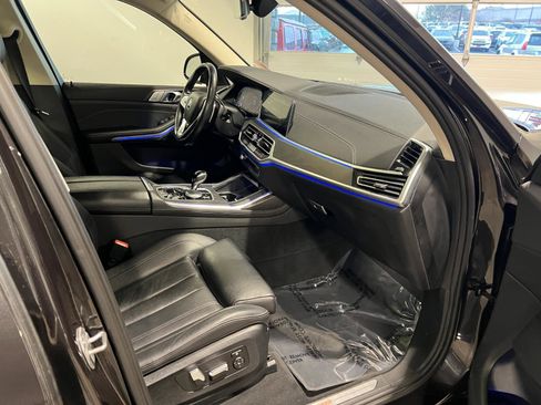 Used 2022 BMW X7 xDrive40i w/ Premium Package image 48
