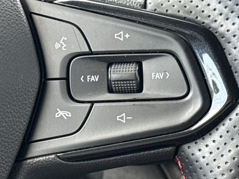 Used 2024 Chevrolet Trax RS FWD image 20