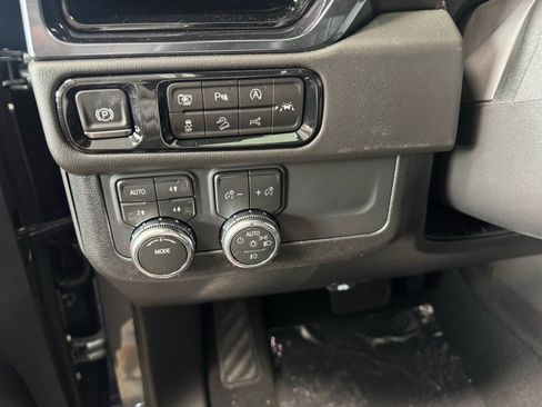 New 2026 GMC Yukon AT4 w/ AT4 Premium Package image 18