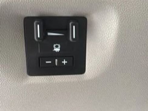 Used 2014 Chevrolet Suburban LTZ image 20