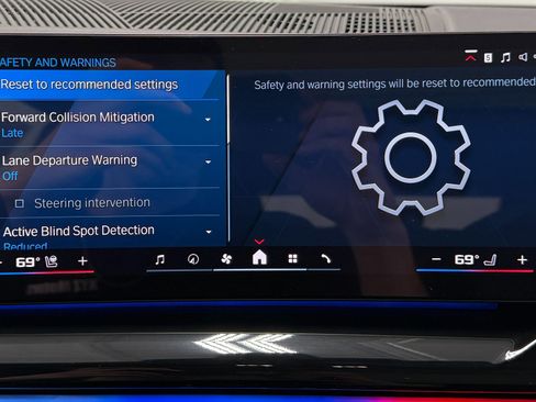 Used 2025 BMW M5 Touring image 33