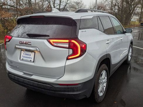 Used 2022 GMC Terrain SLE w/ Driver Convenience Package image 5