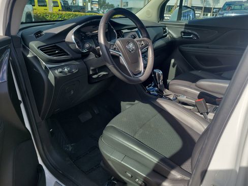 Used 2022 Buick Encore Preferred w/ Safety Package image 9