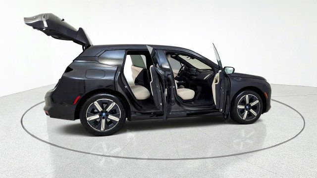 Used 2024 BMW iX xDrive50 w/ Premium Package AWD/4WD image 19