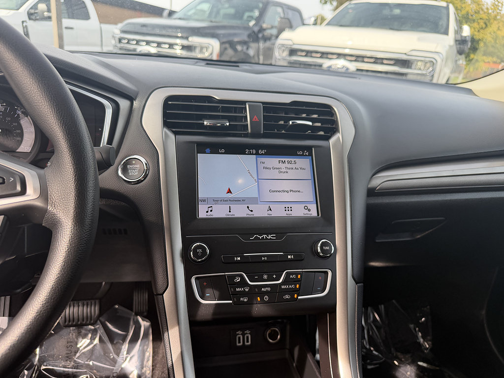 Used 2019 Ford Fusion SE FWD image 17
