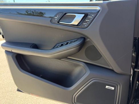 Used 2026 Porsche Macan image 26