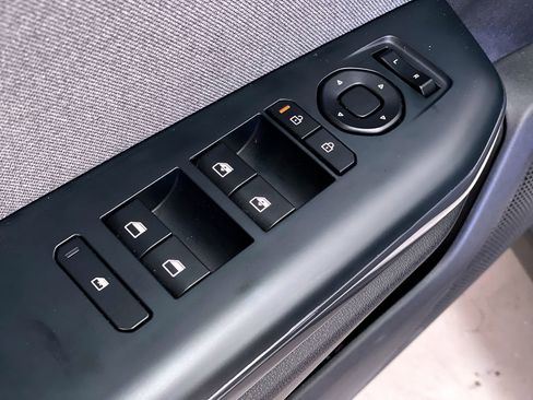 Certified 2025 Kia K4 EX image 18