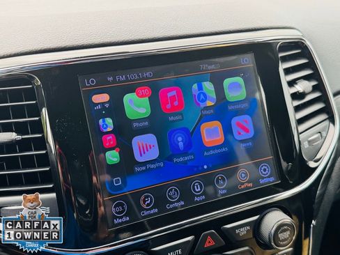 Used 2020 Jeep Grand Cherokee Altitude image 31