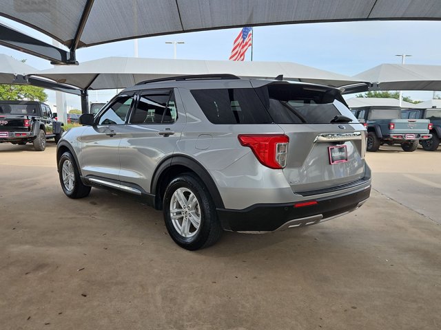 Used 2021 Ford Explorer XLT w/ Equipment Group 202A RWD image 5