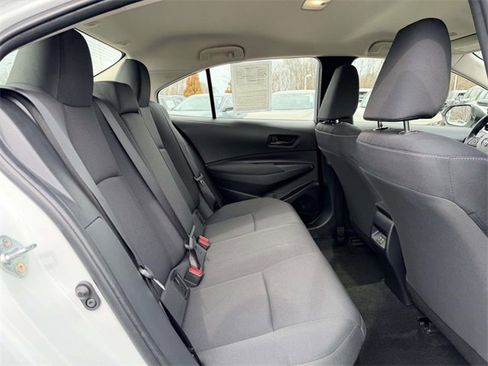Used 2025 Toyota Corolla LE image 13