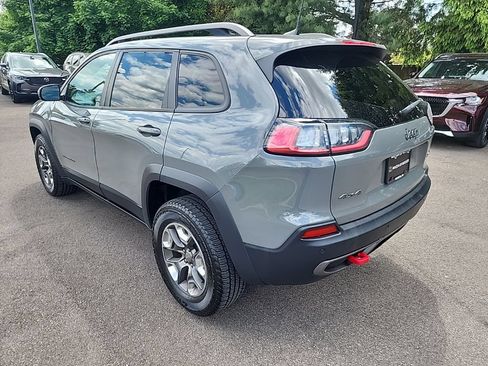 Used 2019 Jeep Cherokee Trailhawk w/ Cold Weather Group AWD/4WD image 6