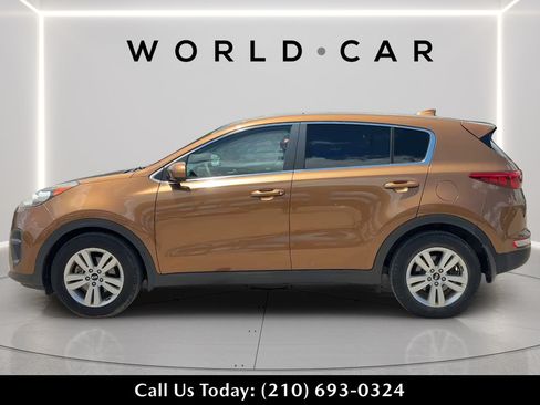 Used 2017 Kia Sportage LX FWD image 4