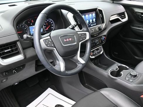 Used 2024 GMC Terrain SLT w/ Infotainment Package II image 14